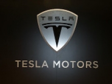 Китайцы готовят "дешевого" конкурента Tesla Model X
