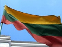 Литва вдвое снизила цены на долгосрочные визы для граждан Украины