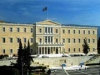 Парламент Греции одобрил новые сокращения зарплат и пенсий