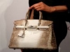 С аукциона в Гонконге продали самую дорогую сумку в мире