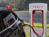 Tesla начала устанавливать терминалы Starlink на зарядных станциях Supercharger