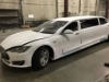 В США продают первый лимузин Tesla