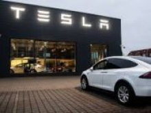 Брат Илона Маска продал акции Tesla на $25,6 млн