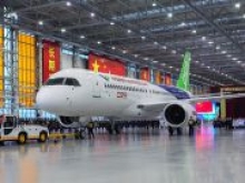 Китайский конкурент Boeing 737 и Airbus A320 совершил первый полет