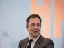 Tesla выпустила шорты по 69 долларов (фото)