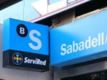 Испанский Banco Sabadell закроет 250 филиалов в 2017 году - источник