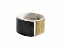 Элитную версию Samsung Gear S украсили кристаллами Swarovski