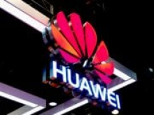 Huawei запатентовала складной смартфон с выемкой для многомодульной камеры