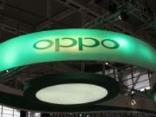 OPPO готовит к выпуску смартфон с панорамным дисплеем и подэкранной камерой