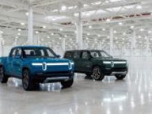 Rivian снова отложила поставки своих первых машин